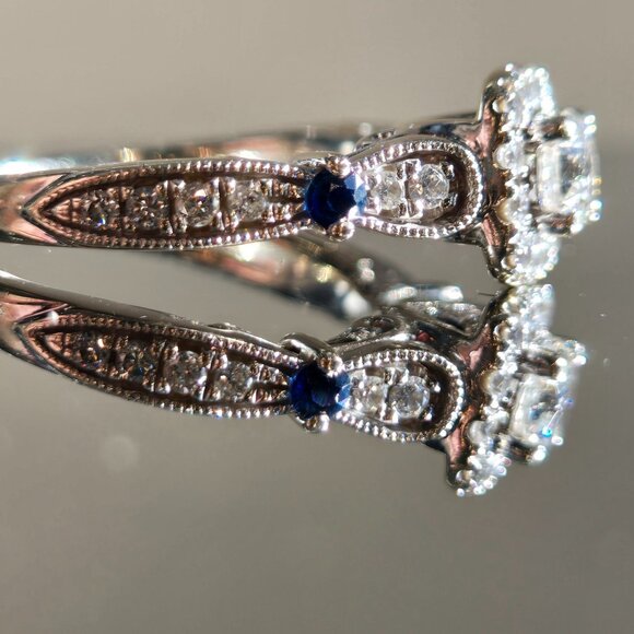 Vera Wang Engagement ring - Picture 3 of 6